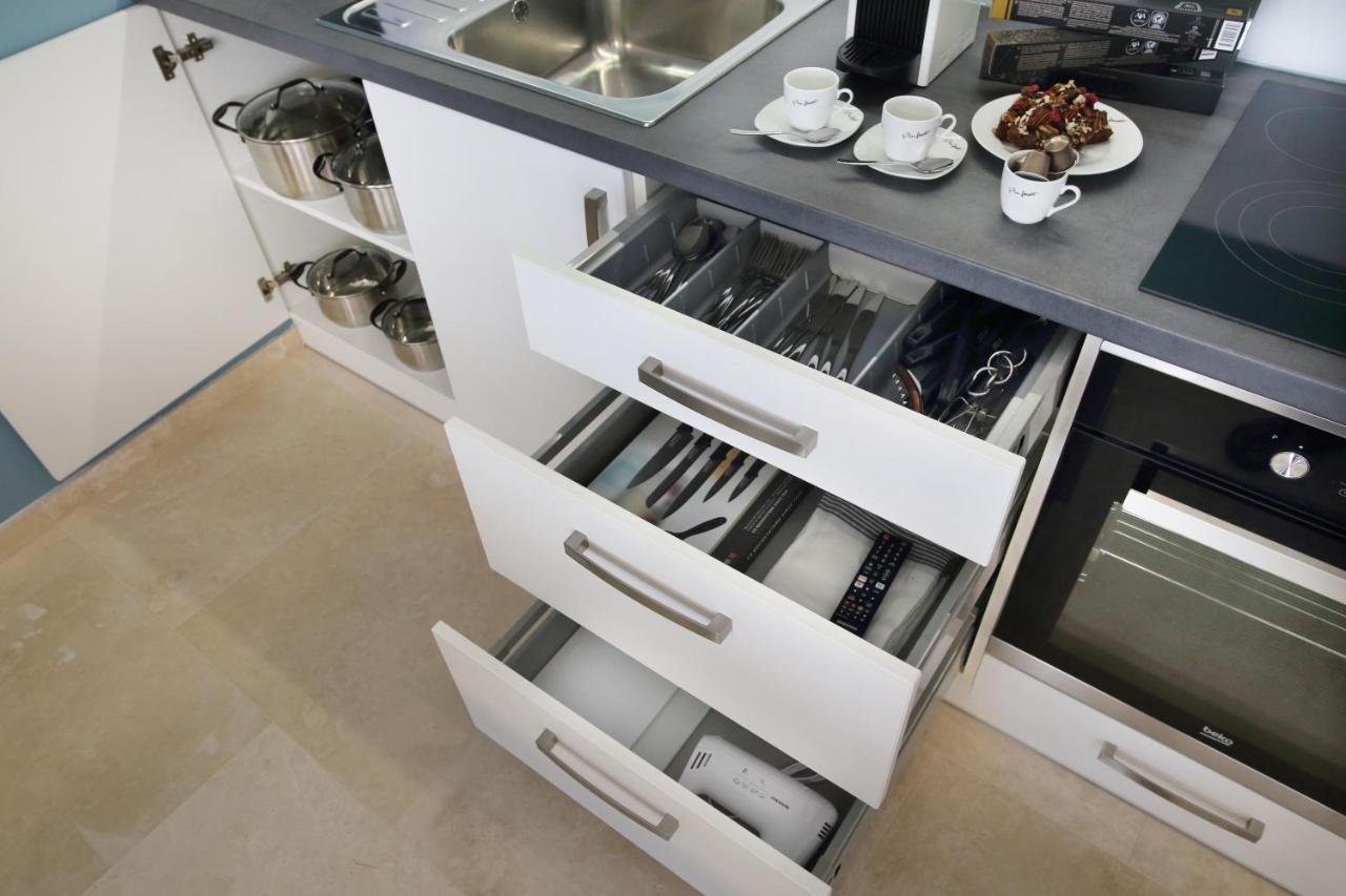 Apartmany Omega ลานชโกรน ภายนอก รูปภาพ