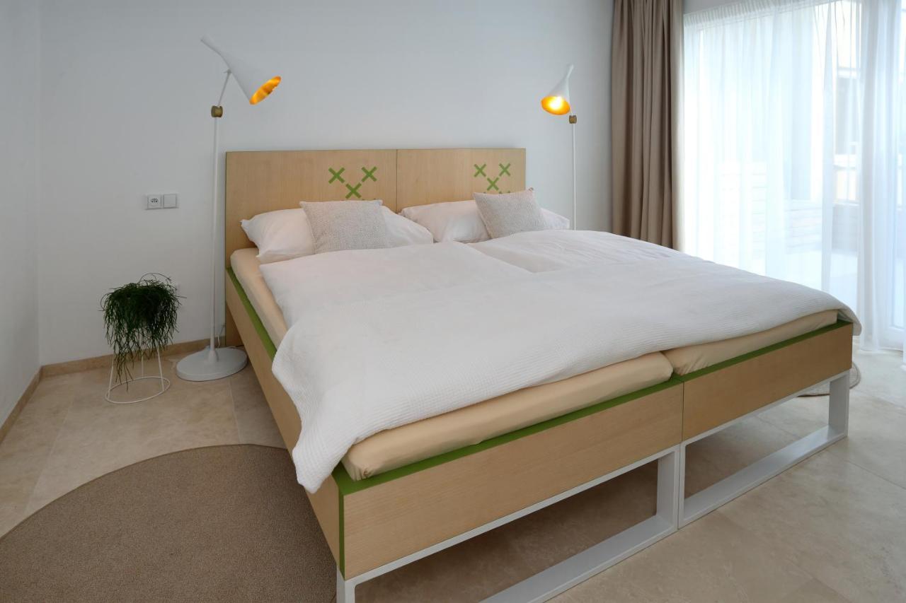 Apartmany Omega ลานชโกรน ภายนอก รูปภาพ