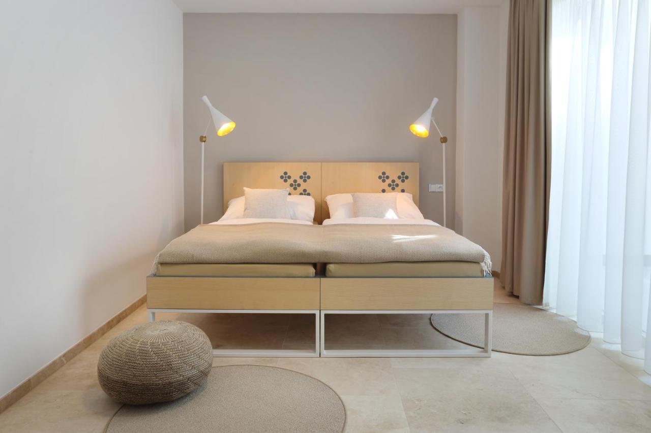 Apartmany Omega ลานชโกรน ภายนอก รูปภาพ