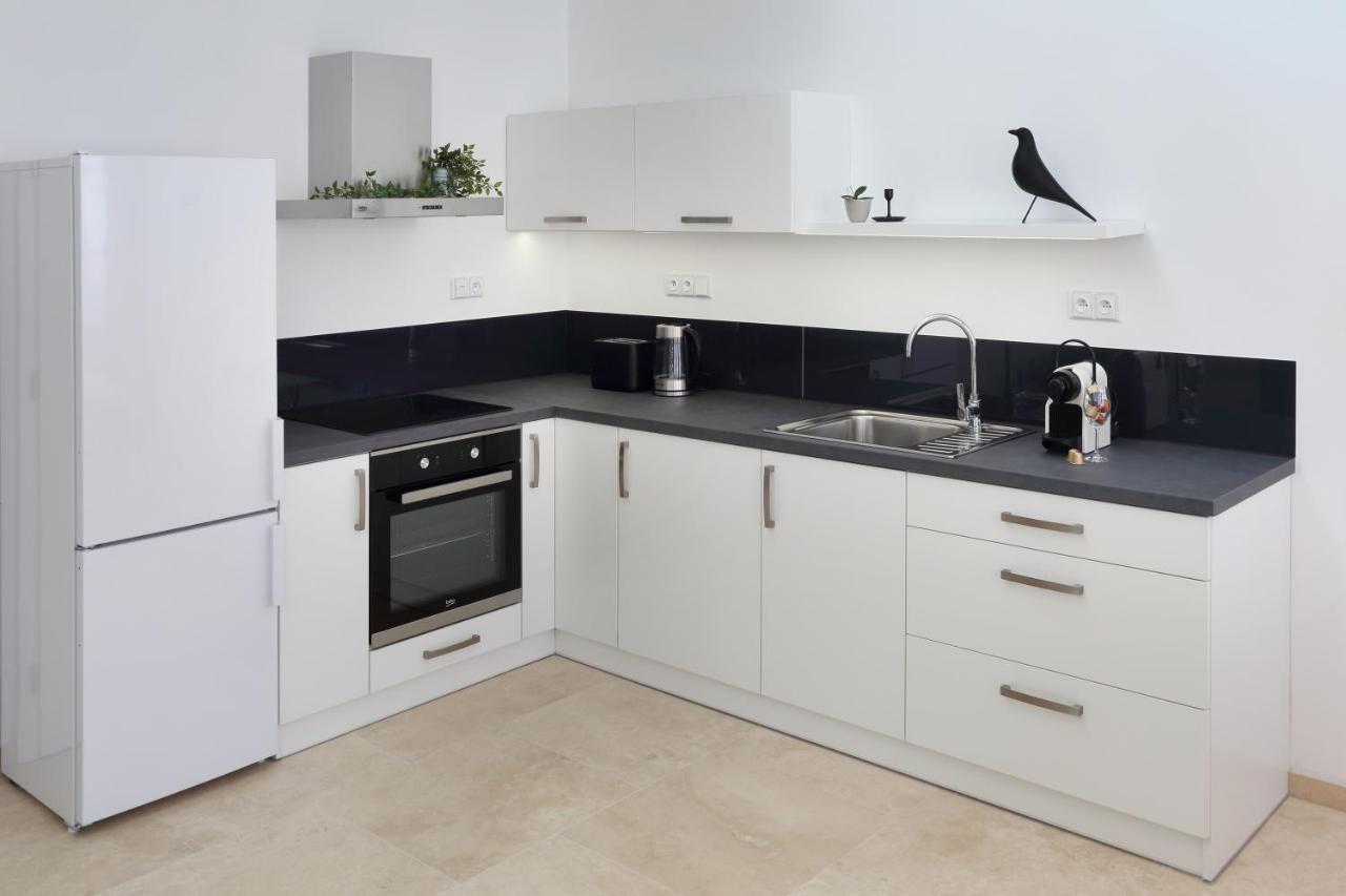 Apartmany Omega ลานชโกรน ภายนอก รูปภาพ
