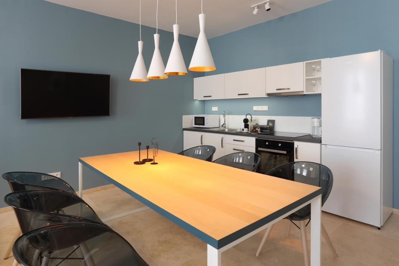 Apartmany Omega ลานชโกรน ภายนอก รูปภาพ