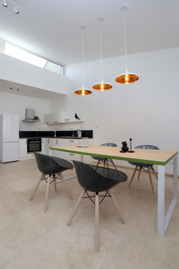 Apartmany Omega ลานชโกรน ภายนอก รูปภาพ