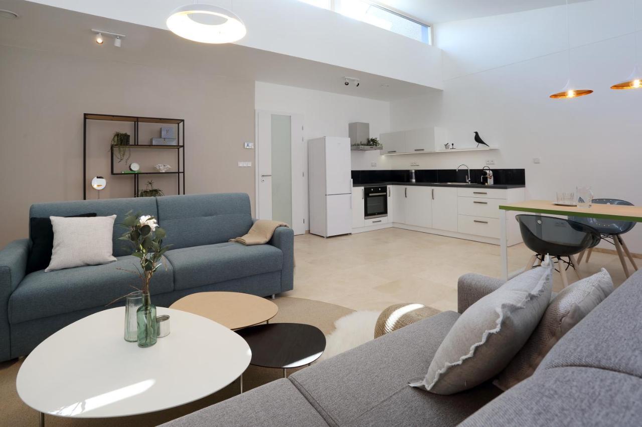 Apartmany Omega ลานชโกรน ภายนอก รูปภาพ
