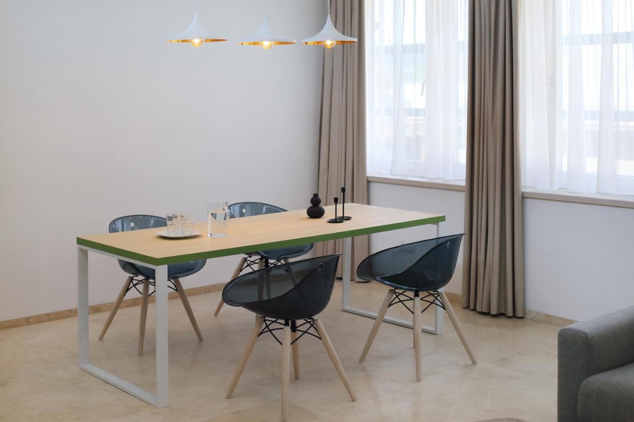 Apartmany Omega ลานชโกรน ภายนอก รูปภาพ