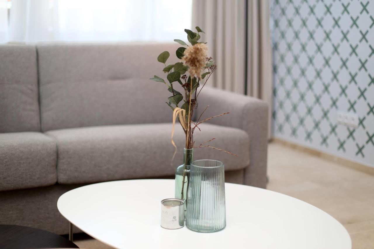 Apartmany Omega ลานชโกรน ภายนอก รูปภาพ